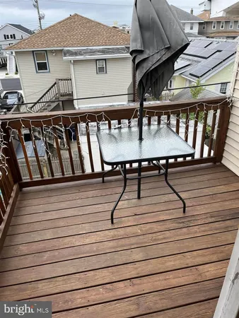 $1,300 | 106 North Rosborough Avenue, Unit 3, Ventnor City, NJ 08406