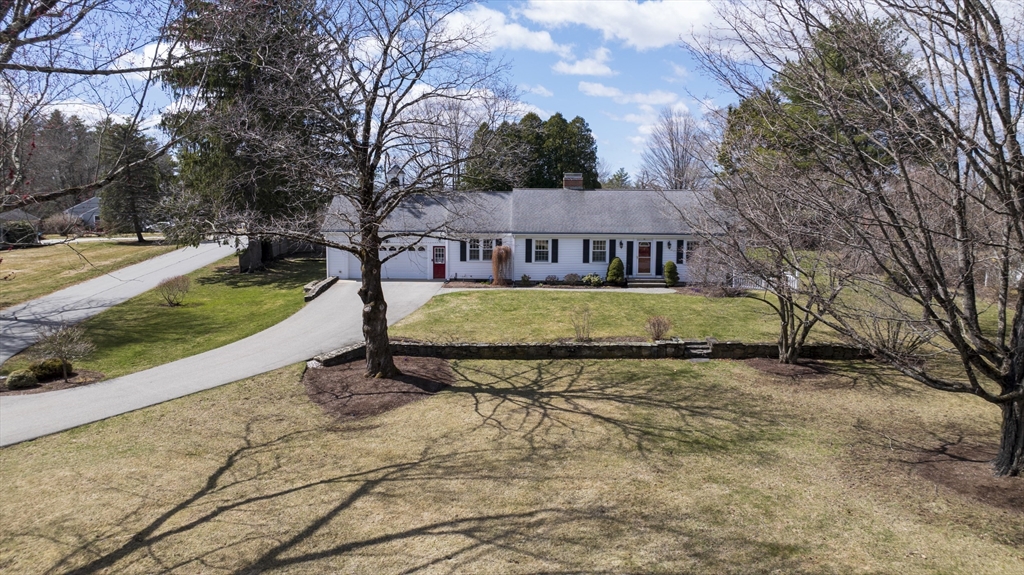 21 McGregory Road Sturbridge, MA 01566 - Photo 3 of 40