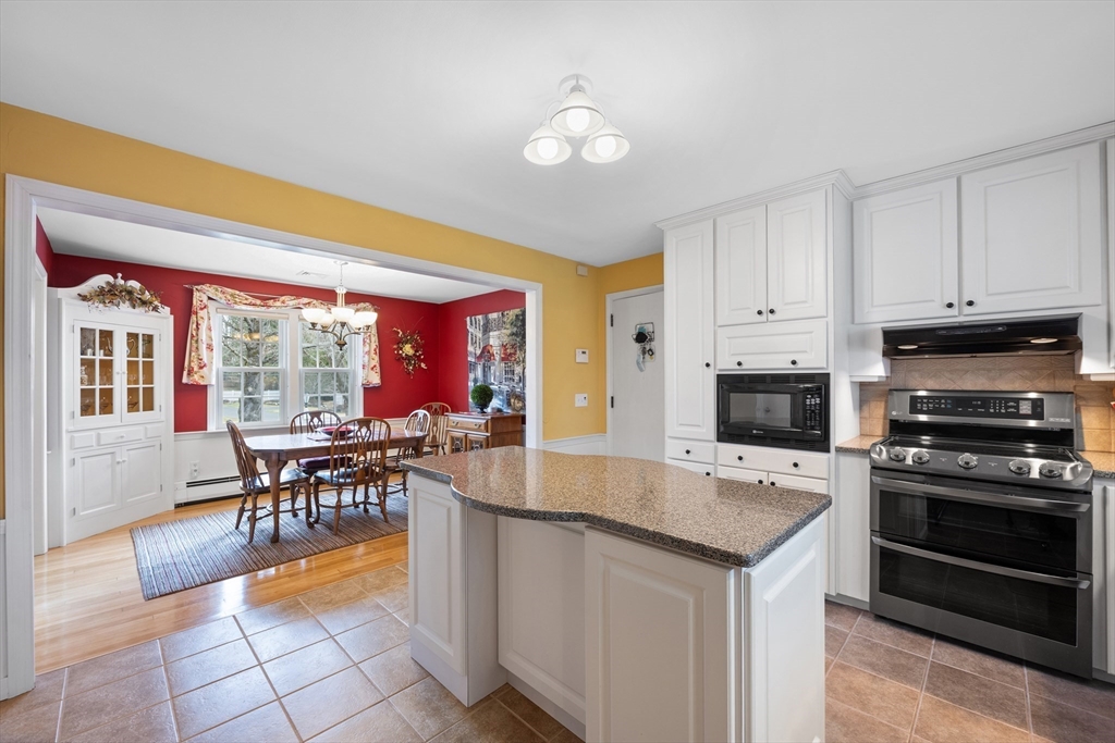 21 McGregory Road Sturbridge, MA 01566 - Photo 9 of 40