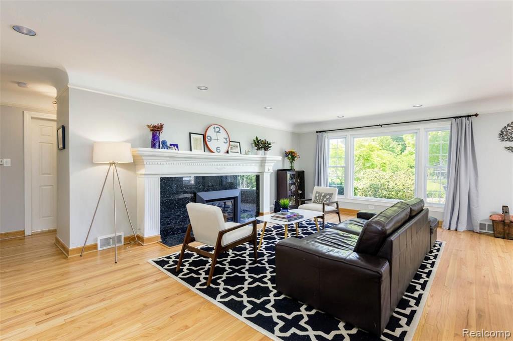 759 Shoreham Road Grosse Pointe Woods, MI 48236 - Photo 19 of 59