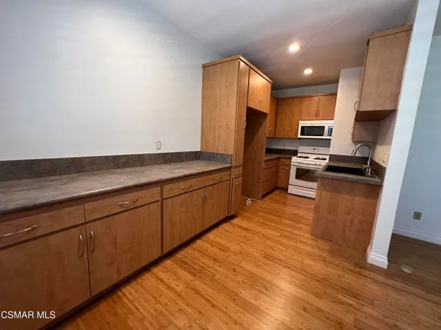 $3,350 | 86 Maegan Place, Unit 10, Thousand Oaks, CA 91362