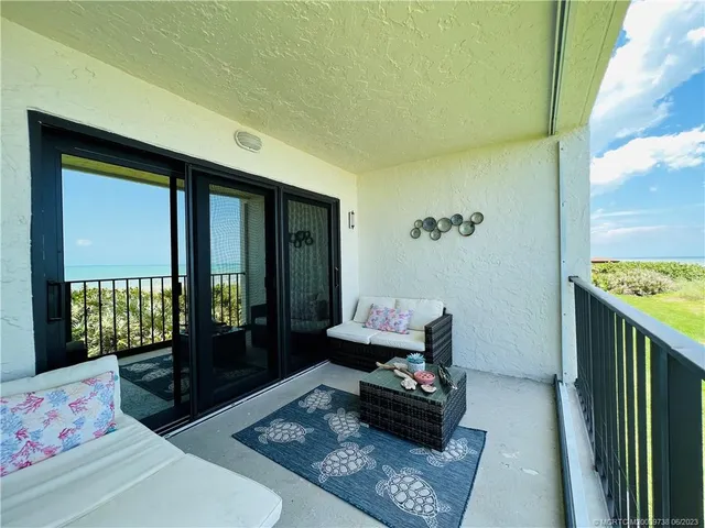 $2,700 | 9490 South Ocean Drive, Unit 213, Jensen Beach, FL 34957