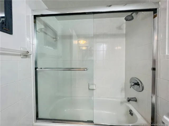 $2,700 | 9490 South Ocean Drive, Unit 213, Jensen Beach, FL 34957