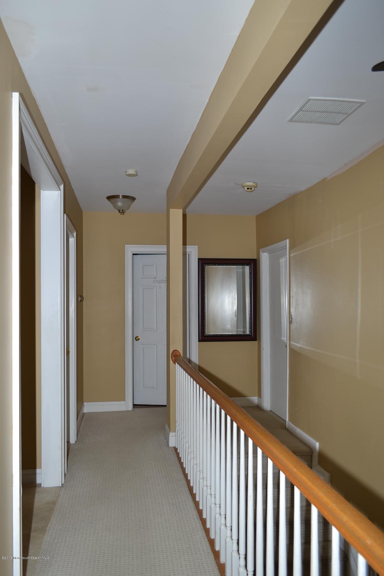 788 Nutswamp Road Middletown, NJ 07701 - Photo 18 of 23 HALLWAY