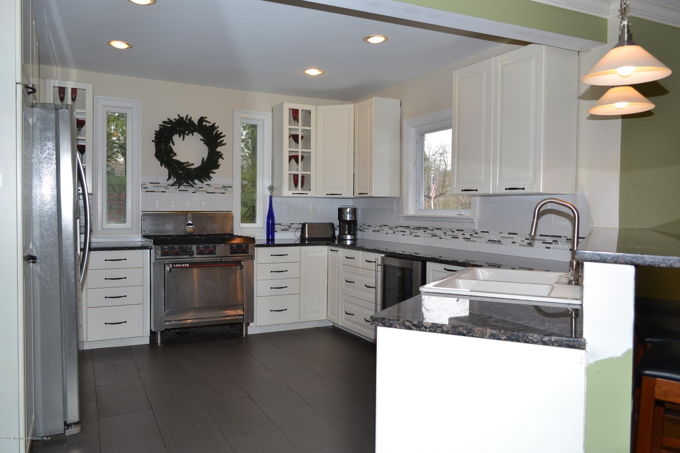 788 Nutswamp Road Middletown, NJ 07701 - Photo 8 of 23 KITCHEN