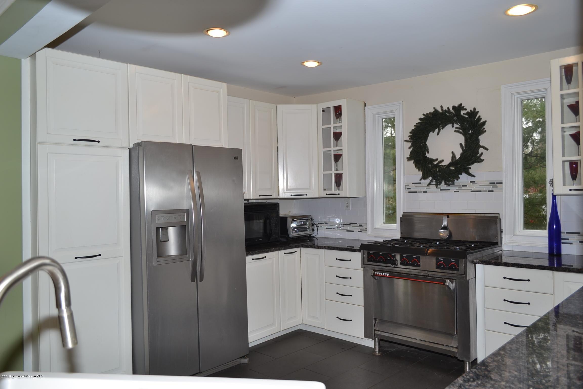 788 Nutswamp Road Middletown, NJ 07701 - Photo 9 of 23 KITCHEN