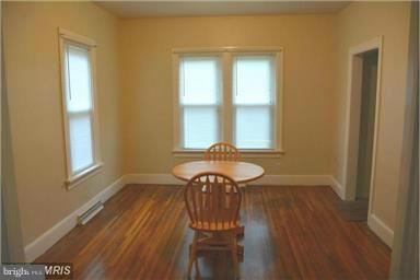 1004 Linwood Road Hagerstown, MD 21740 - Photo 12 of 17 Living Room