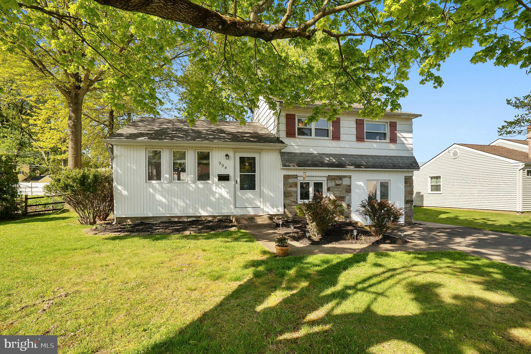 994 Catalpa Road Warminster, PA 18974 - Photo 2 of 30 Exterior Front