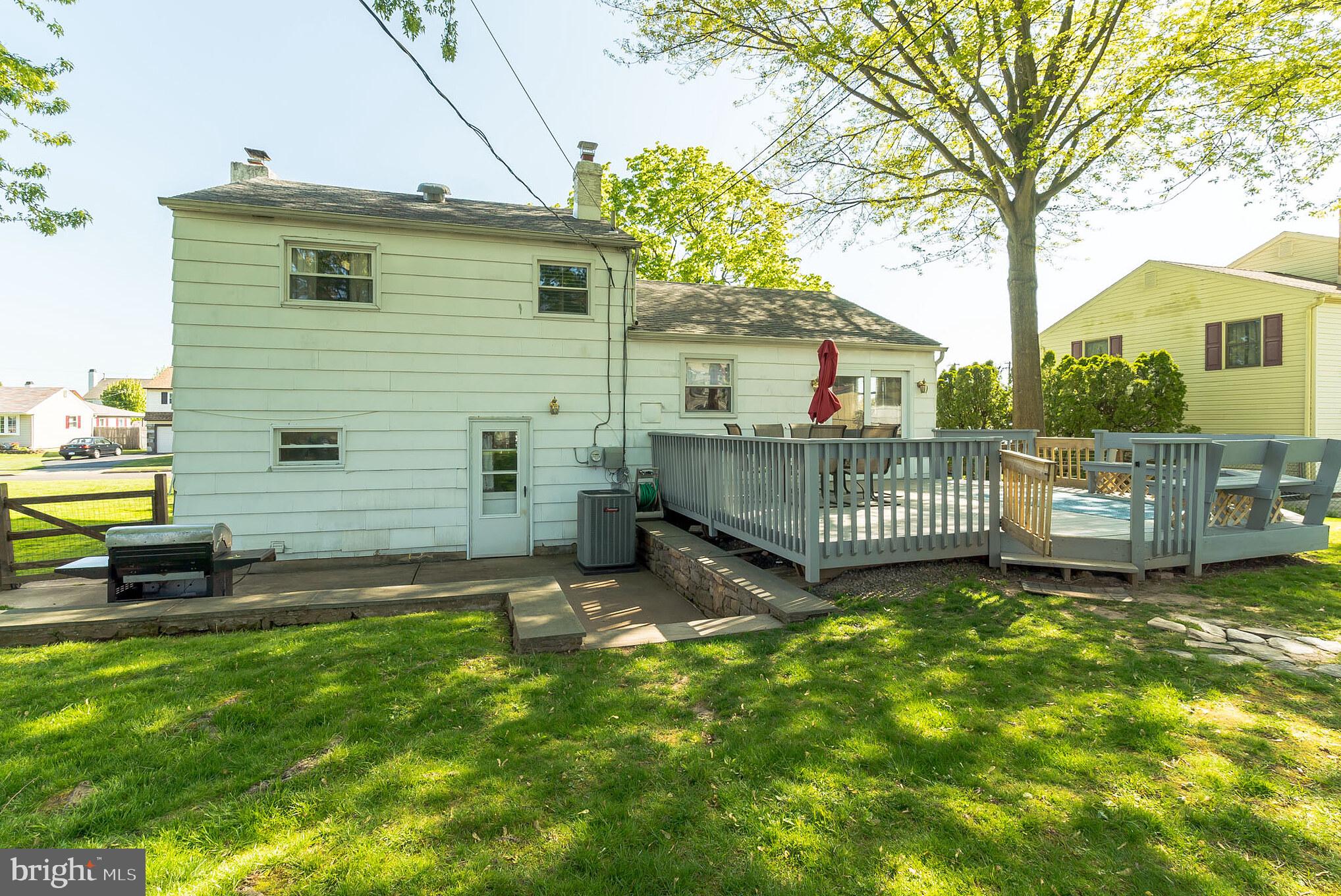 994 Catalpa Road Warminster, PA 18974 - Photo 27 of 30 Exterior Back