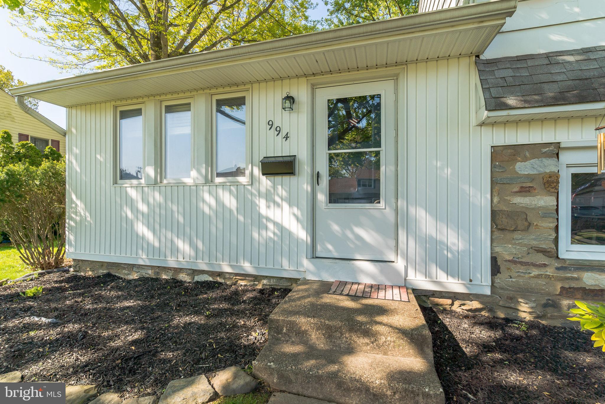 994 Catalpa Road Warminster, PA 18974 - Photo 4 of 30