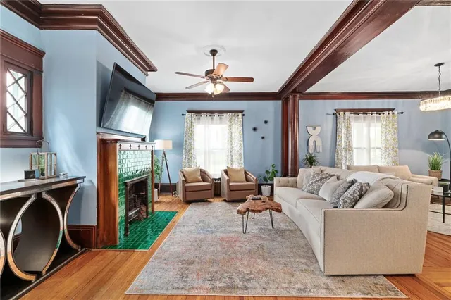 $700,000 | 4033 Warwick Boulevard, Kansas City, MO 64111