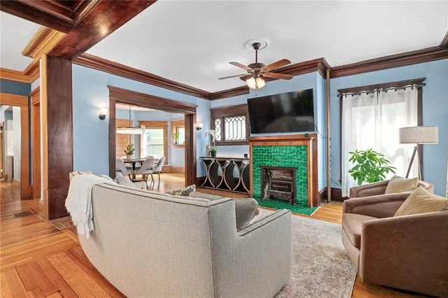 $700,000 | 4033 Warwick Boulevard, Kansas City, MO 64111