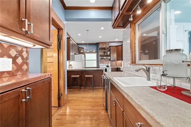 $700,000 | 4033 Warwick Boulevard, Kansas City, MO 64111