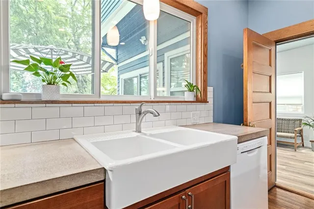 $700,000 | 4033 Warwick Boulevard, Kansas City, MO 64111