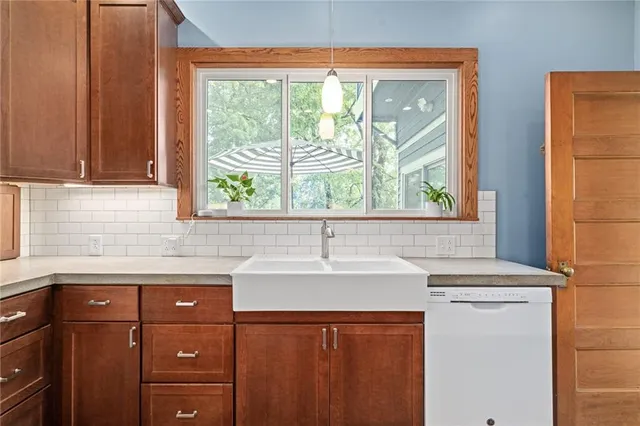 $700,000 | 4033 Warwick Boulevard, Kansas City, MO 64111