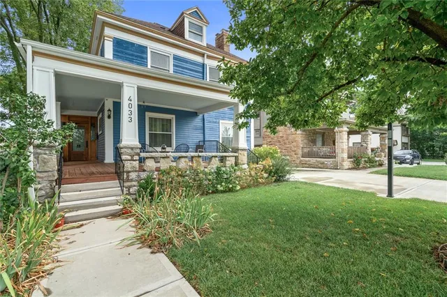 $700,000 | 4033 Warwick Boulevard, Kansas City, MO 64111