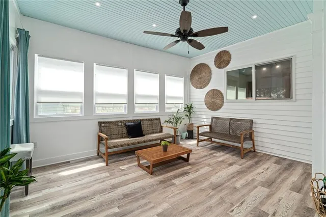 $700,000 | 4033 Warwick Boulevard, Kansas City, MO 64111