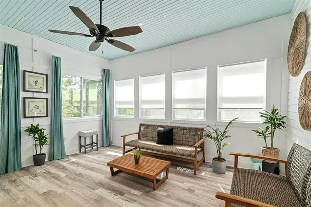 $700,000 | 4033 Warwick Boulevard, Kansas City, MO 64111