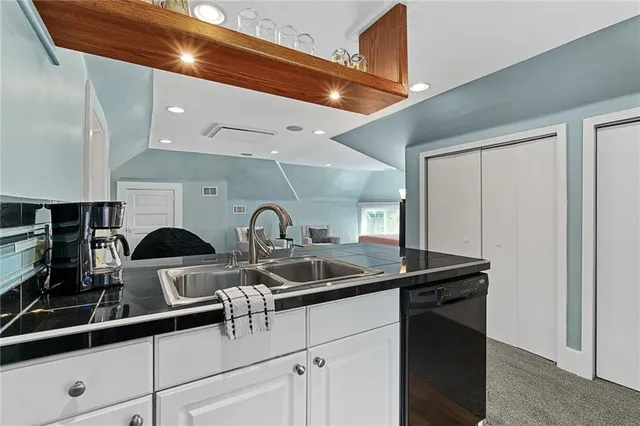 $700,000 | 4033 Warwick Boulevard, Kansas City, MO 64111