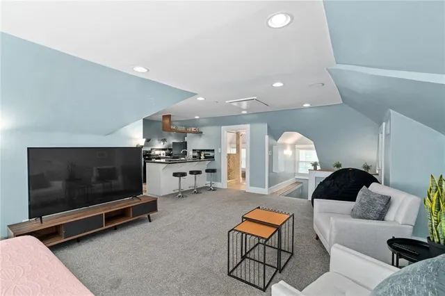 $700,000 | 4033 Warwick Boulevard, Kansas City, MO 64111