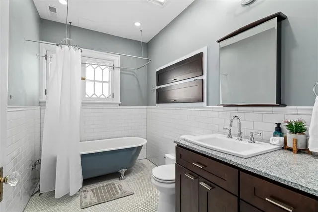 $700,000 | 4033 Warwick Boulevard, Kansas City, MO 64111