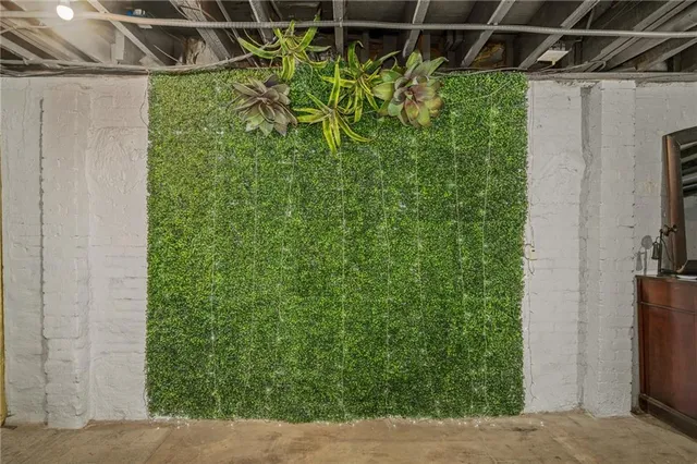 $700,000 | 4033 Warwick Boulevard, Kansas City, MO 64111