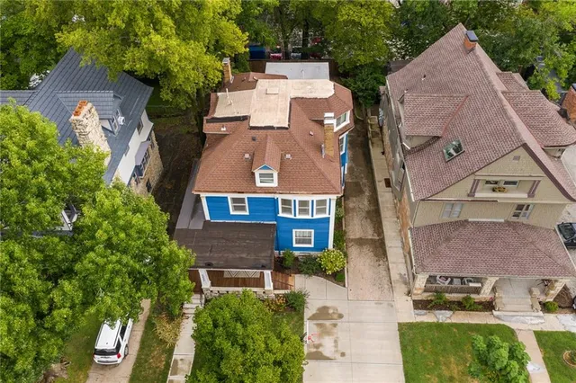 $700,000 | 4033 Warwick Boulevard, Kansas City, MO 64111