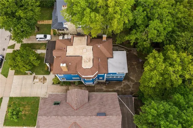 $700,000 | 4033 Warwick Boulevard, Kansas City, MO 64111