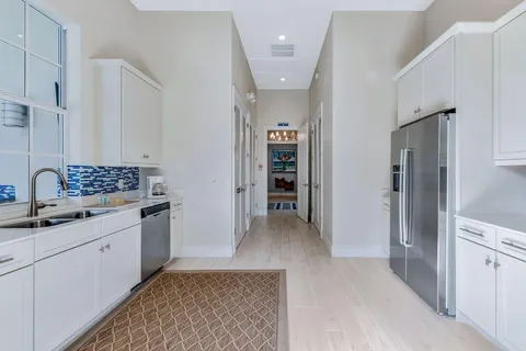 $760,000 | 814 Bay Colony Drive South, Juno Beach, FL 33408