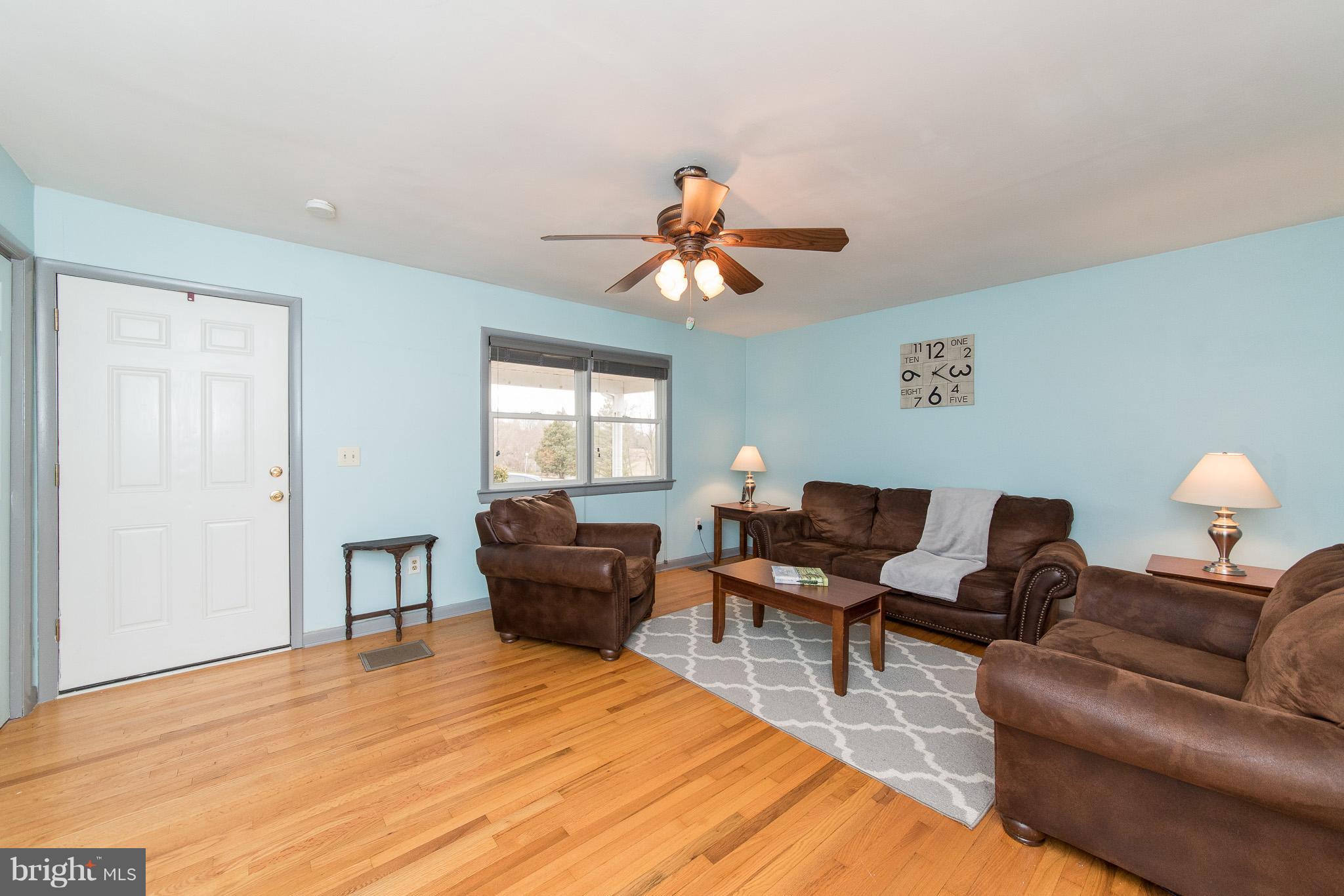 544 Frist Road Colora, MD 21917 - Photo 3 of 30 Living Room