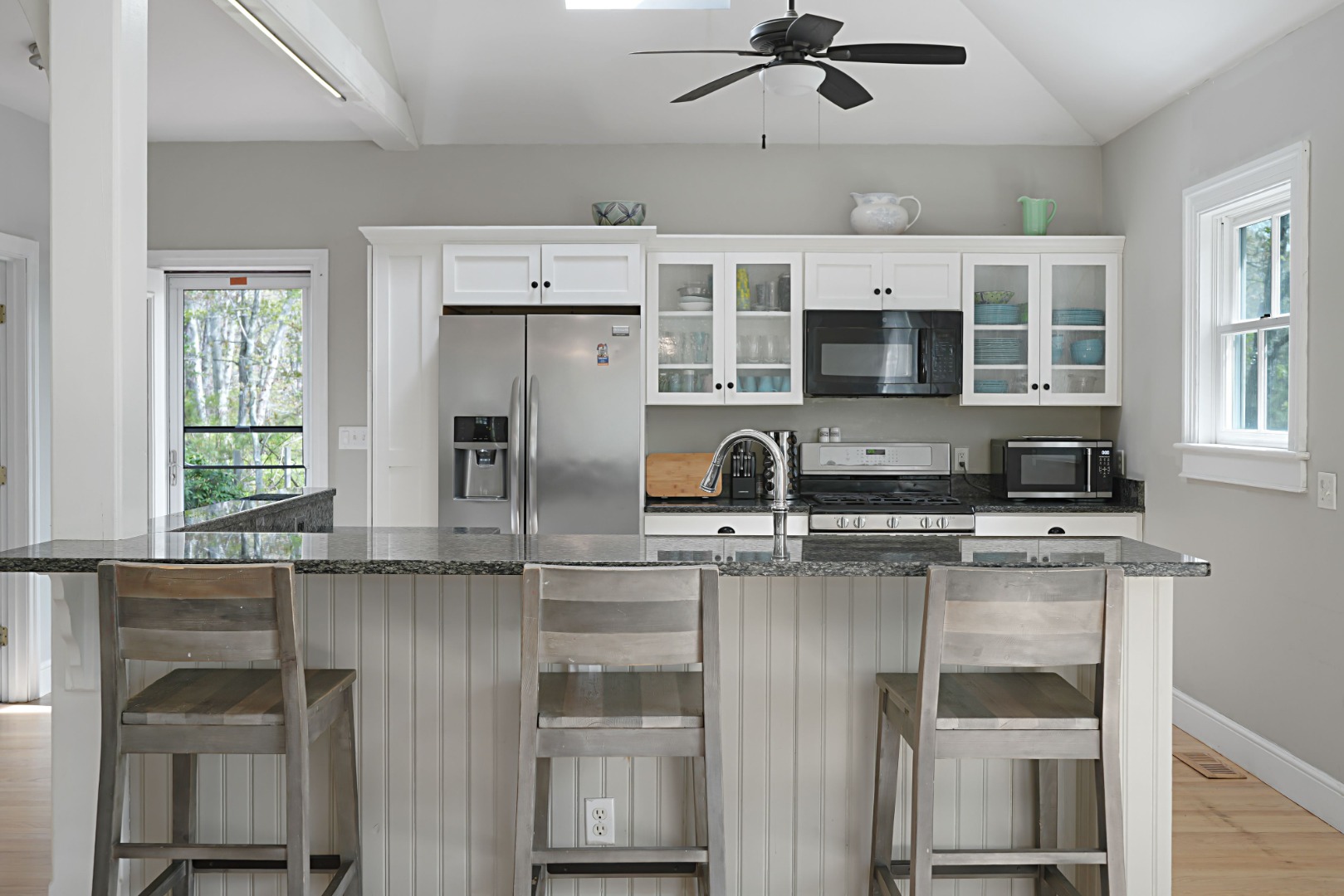 10 North Bog Road Edgartown, MA 02539 - Photo 10 of 37