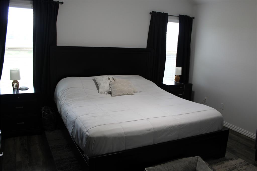 515 Cottage Row Mabank, TX 75147 - Photo 9 of 16 a close up view of tap