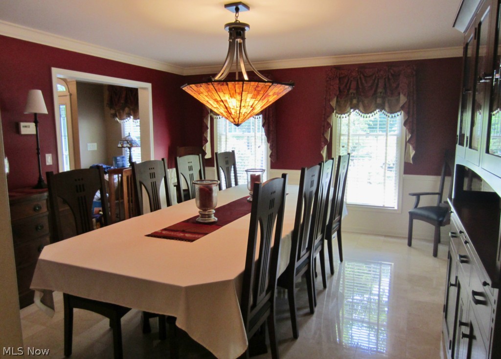 2855 Roundhill Road Akron, OH 44333 - Photo 8 of 23