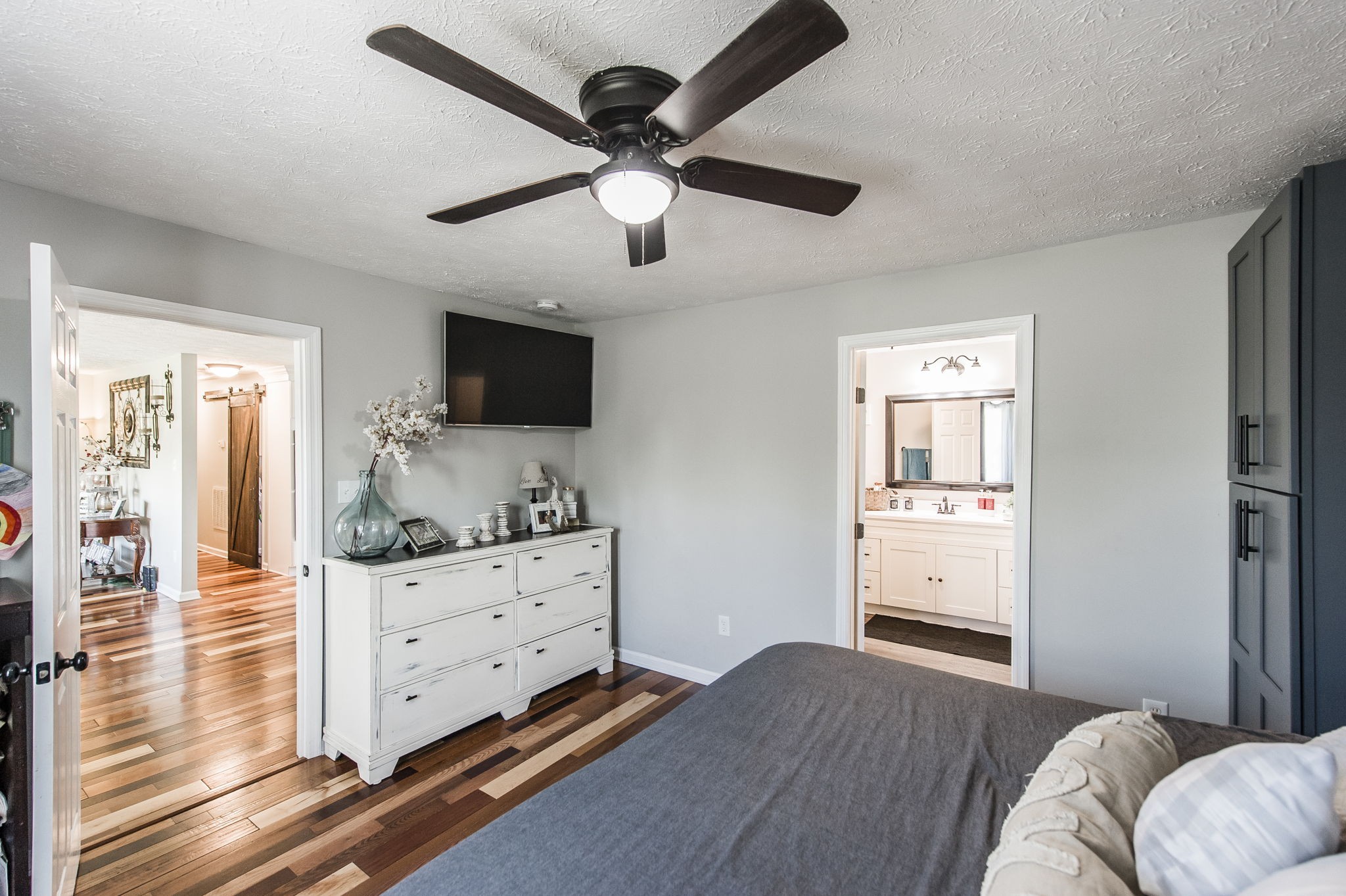 3014 Academy Road Portland, TN 37148 - Photo 17 of 42 a living room with furniture and a flat screen tv