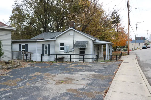$69,900 | 110 West Conwell Street, Aurora, IN 47001