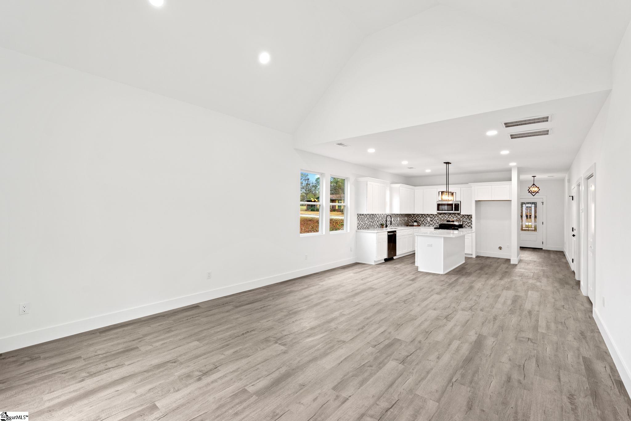 115 Hillcrest Circle Anderson, SC 29624 - Photo 15 of 46