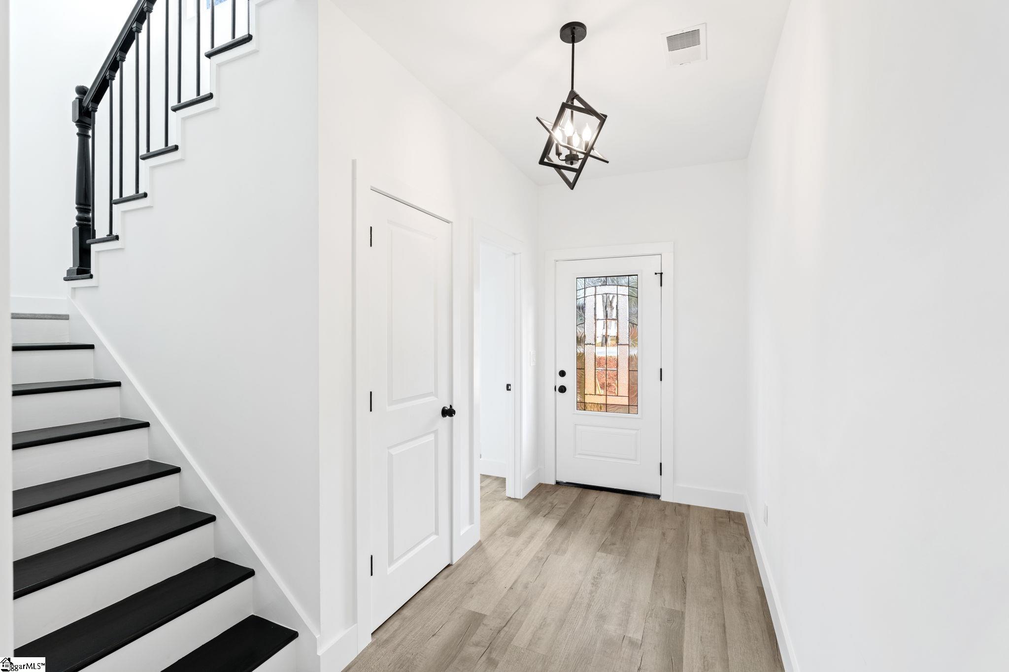 115 Hillcrest Circle Anderson, SC 29624 - Photo 3 of 46