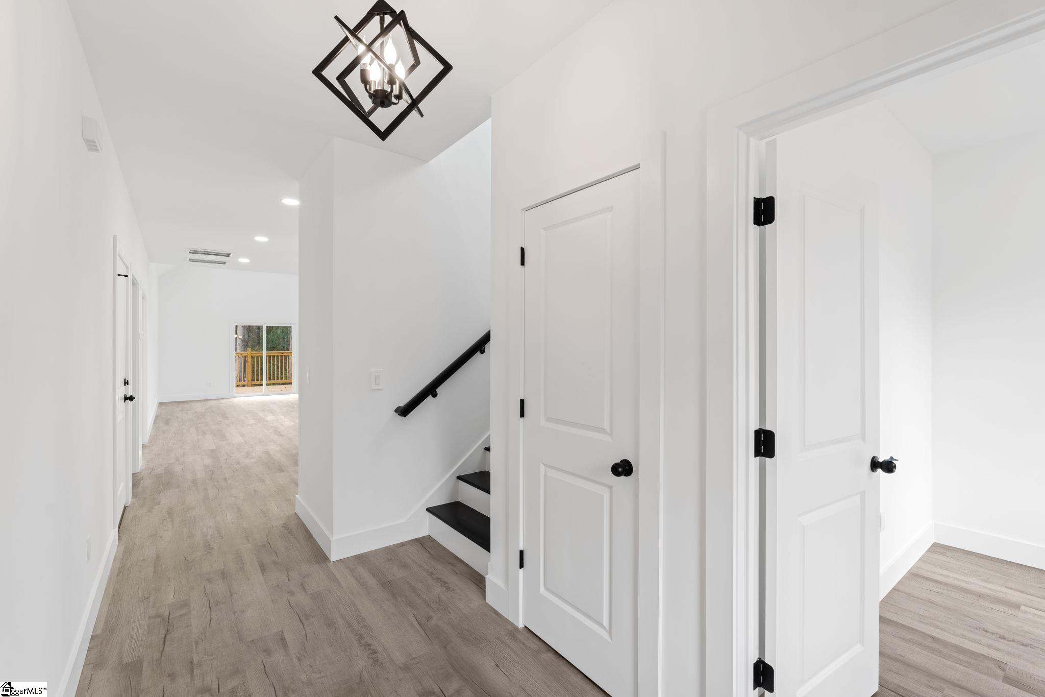 115 Hillcrest Circle Anderson, SC 29624 - Photo 4 of 46