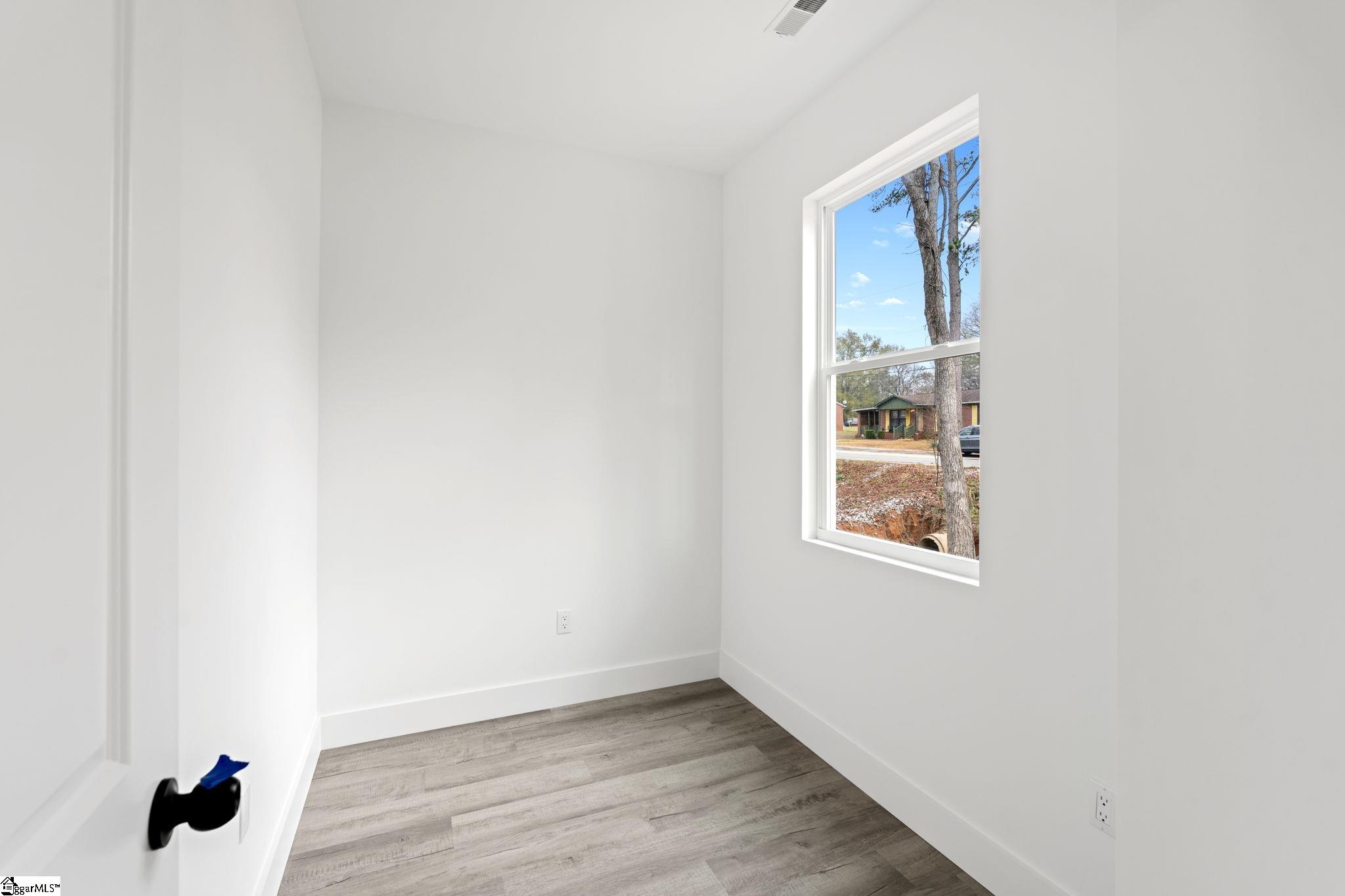 115 Hillcrest Circle Anderson, SC 29624 - Photo 5 of 46