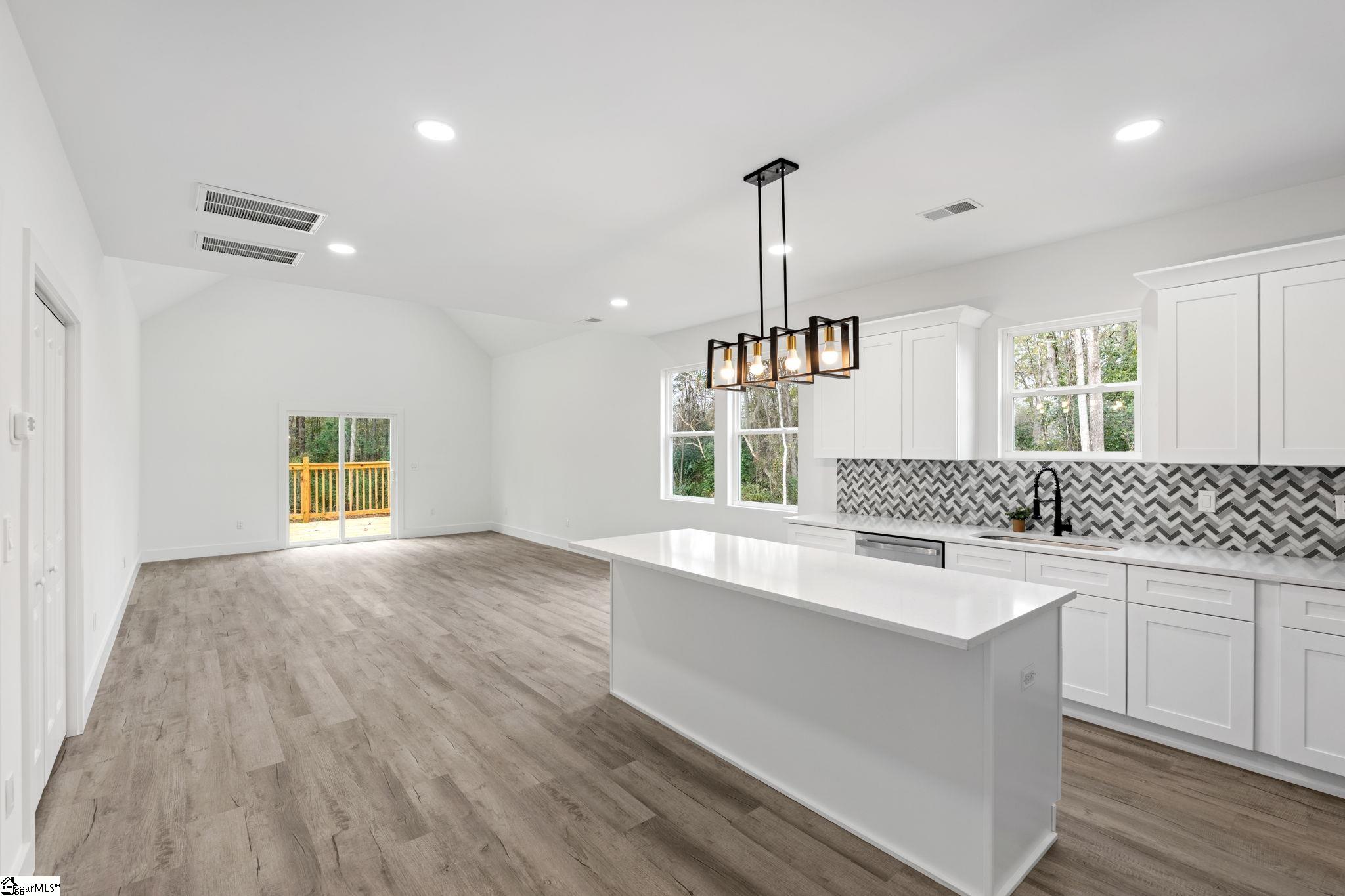 115 Hillcrest Circle Anderson, SC 29624 - Photo 7 of 46