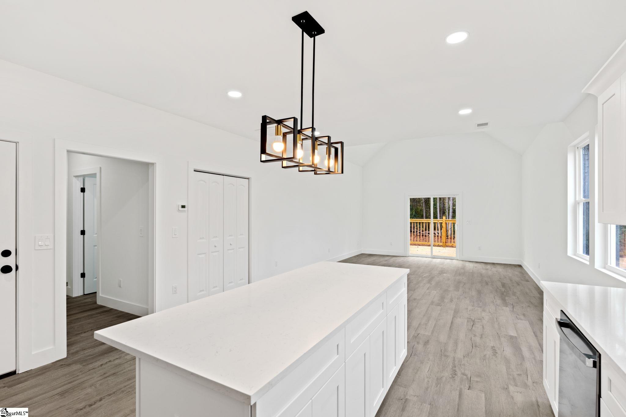 115 Hillcrest Circle Anderson, SC 29624 - Photo 10 of 46