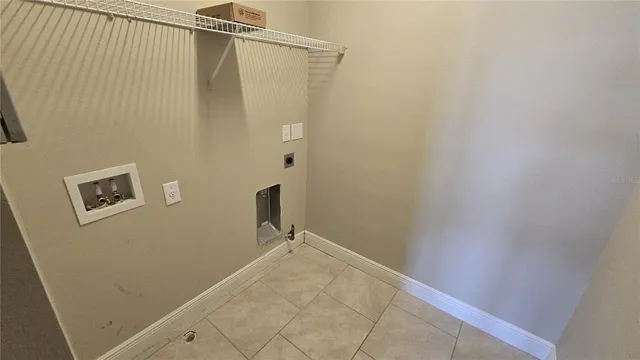 $450,000 | 5919 Esker Falls Lane, Lithia, FL 33547