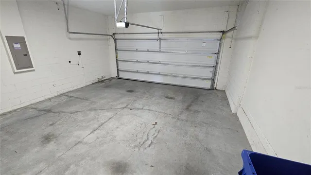 $450,000 | 5919 Esker Falls Lane, Lithia, FL 33547