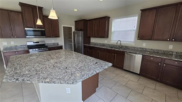 $450,000 | 5919 Esker Falls Lane, Lithia, FL 33547