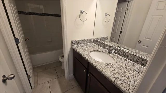 $450,000 | 5919 Esker Falls Lane, Lithia, FL 33547