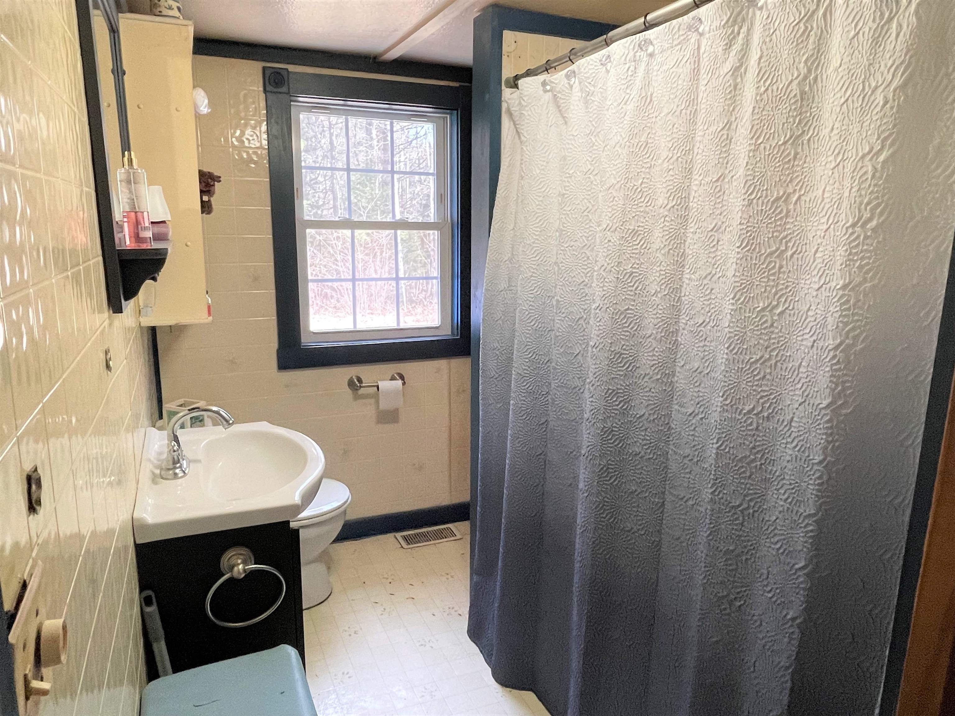 323 River Road Bethlehem, NH 03574 - Photo 18 of 26 Gallery Image 18