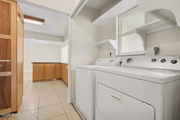 a view of utility room