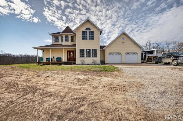 $792,500 | 33992 Garrett Road, Richland, MO 65556