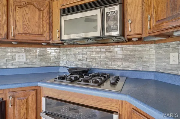 $792,500 | 33992 Garrett Road, Richland, MO 65556