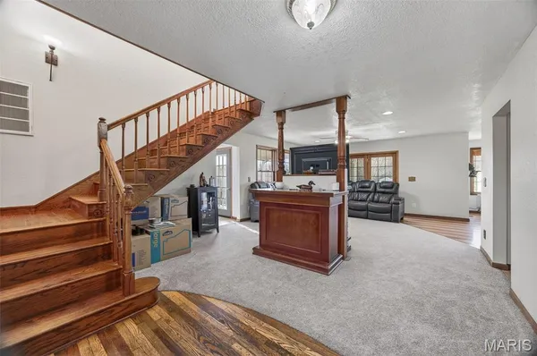 $792,500 | 33992 Garrett Road, Richland, MO 65556